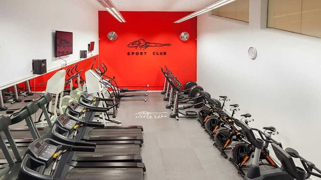 Port hotel fiesta park